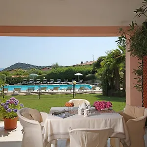 Corte Degli Olivi Apartment
